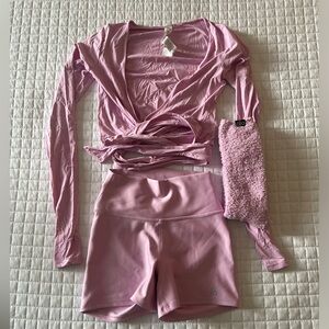 Alo yoga pink 3 piece set short , top , socks